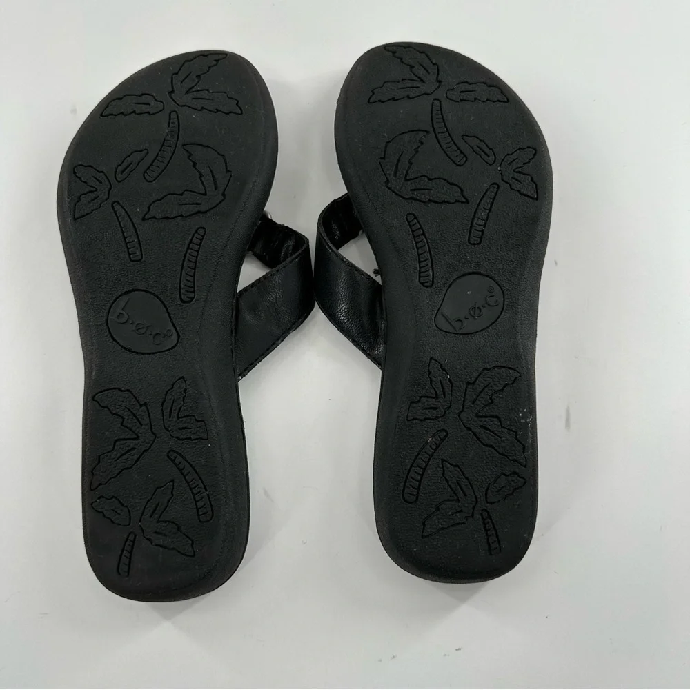 Boc born concepts size 8 black faux leather vegan thong flip flops